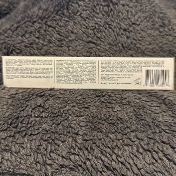 Lilly Lashes Level Up Lash Enhancing Serum - Picture 2 of 3